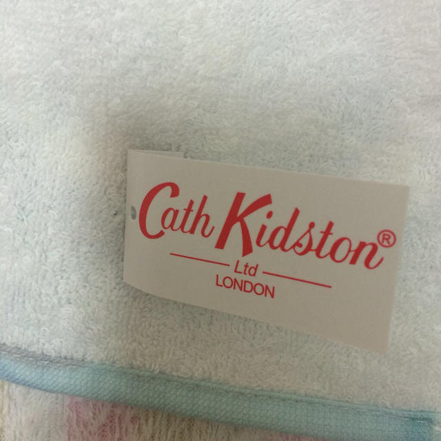 Cath Kidston(キャスキッドソン)の本日限定sale！！ハンドタオル レディースのファッション小物(ハンカチ)の商品写真