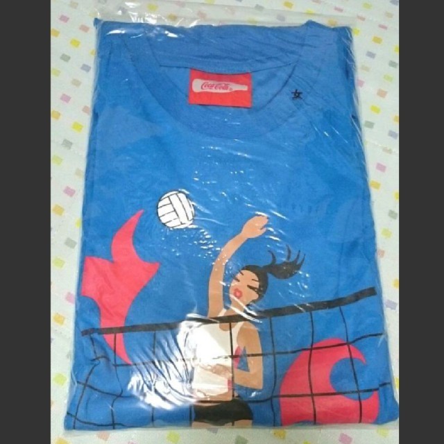 コカ・コーラ 2008北京オリンピックTシャツ【バレーボールver.】 レディースのトップス(Tシャツ(半袖/袖なし))の商品写真