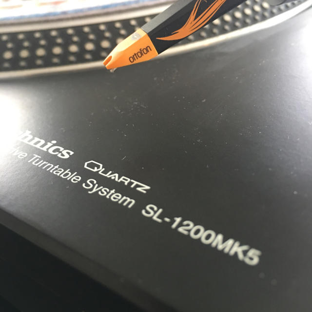 Panasonic(パナソニック)のTechnics ターンテーブル  SL1200-MK5 レコードプレーヤー 楽器のDJ機器(ターンテーブル)の商品写真