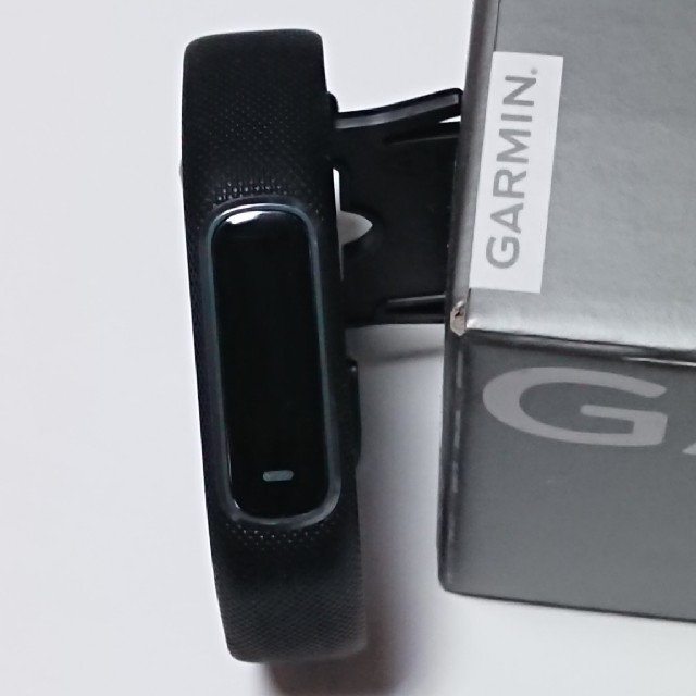 GARMIN(ガーミン)のガーミン vivosmart4 スポーツ/アウトドアのトレーニング/エクササイズ(トレーニング用品)の商品写真