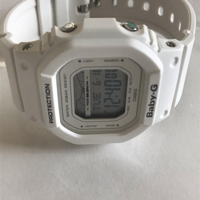 Baby-G(ベビージー)のCasio baby-G blx-560 白 ホワイト 極美品 レディースのファッション小物(腕時計)の商品写真