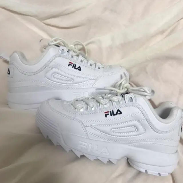 FILA スニーカー