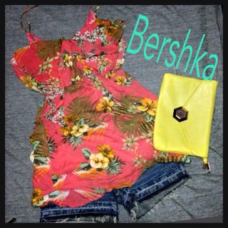 ベルシュカ(Bershka)のBershka 花柄 キャミチュニック(キャミソール)