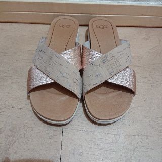 アグ(UGG)の美品 UGG kari ケリ コンフォート サンダル(サンダル)