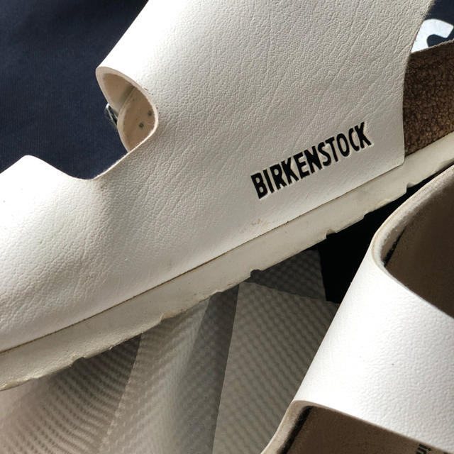 BIRKENSTOCK(ビルケンシュトック)のビルケンシュトック 白 ★クリーニング済み レディースの靴/シューズ(サンダル)の商品写真