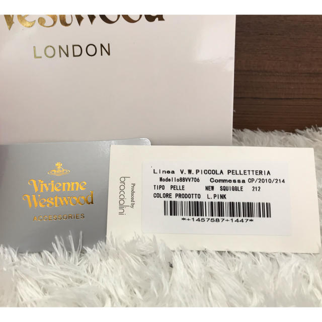 Vivienne Westwood(ヴィヴィアンウエストウッド)の♡春財布♡ ヴィヴィアンウエストウッド 折り財布 新品 がま口 箱付き ピンク レディースのファッション小物(財布)の商品写真