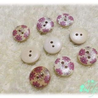 ★アクセ★409★ピンク白花柄★2穴ウッドボタン15mm★30個★(各種パーツ)