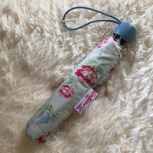 Cath Kidston(キャスキッドソン)の未使用！ キャスキッドソン 折りたたみ傘 レディースのファッション小物(傘)の商品写真