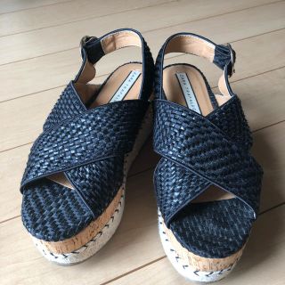 ザラ(ZARA)のZARA☆昨年購入☆約23cm  厚底サンダル  黒(サンダル)