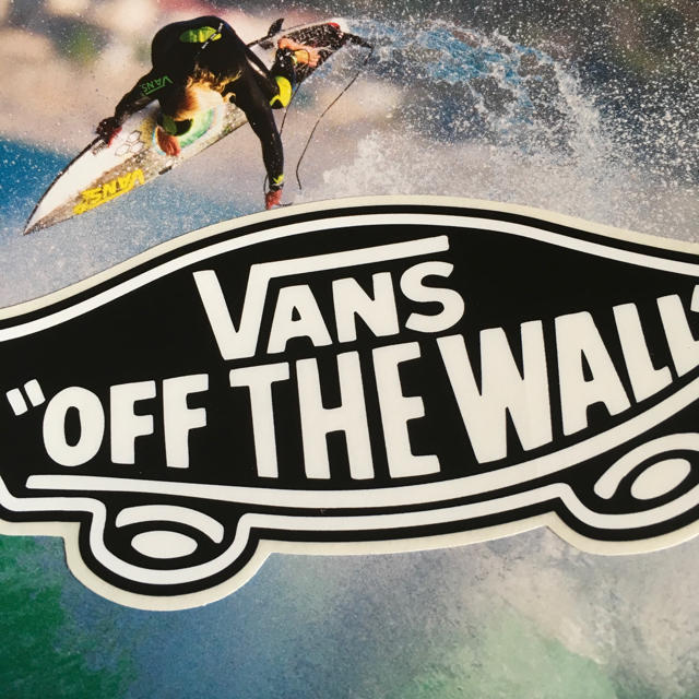 VANS(ヴァンズ)のVANSバンズUS限定型抜きoffthewallアイコンBlackステッカー スポーツ/アウトドアのスポーツ/アウトドア その他(サーフィン)の商品写真