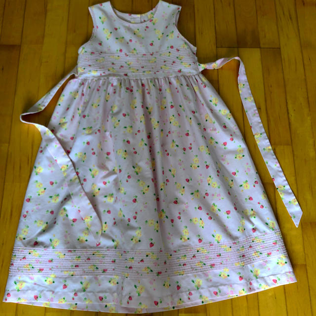 LAURA ASHLEY(ローラアシュレイ)のローラアシュレイ girlsワンピース キッズ/ベビー/マタニティのキッズ服女の子用(90cm~)(ワンピース)の商品写真