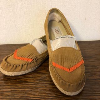 アグ(UGG)の美品✨UGG SHIRI 6.5(23.5cm)/ローファー EMU モカシン(スリッポン/モカシン)