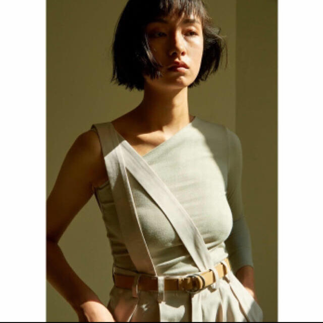 BEAUTY&YOUTH UNITED ARROWS(ビューティアンドユースユナイテッドアローズ)のlittle Suzie One Shoulder Tops レディースのトップス(カットソー(長袖/七分))の商品写真