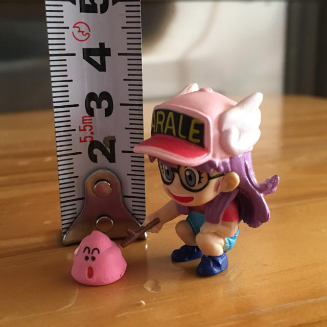 BANDAI(バンダイ)の机の上のアラレちゃん エンタメ/ホビーのおもちゃ/ぬいぐるみ(キャラクターグッズ)の商品写真