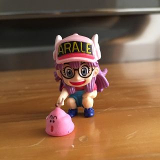 バンダイ(BANDAI)の机の上のアラレちゃん(キャラクターグッズ)