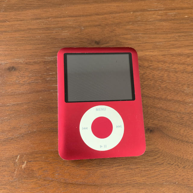 Apple(アップル)のiPod nano 8GB PRODUCT RED スマホ/家電/カメラのオーディオ機器(ポータブルプレーヤー)の商品写真