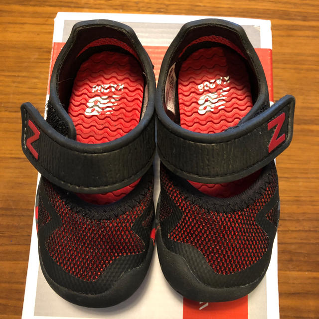 New Balance(ニューバランス)の値下げ中 美品 ニューバランス サンダル 13㎝ RED/BLACK キッズ/ベビー/マタニティのベビー靴/シューズ(~14cm)(サンダル)の商品写真