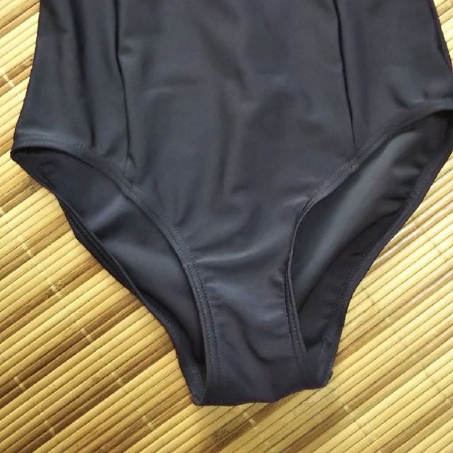 西松屋(ニシマツヤ)の新品！女の子スクール水着140㎝ キッズ/ベビー/マタニティのキッズ服女の子用(90cm~)(その他)の商品写真