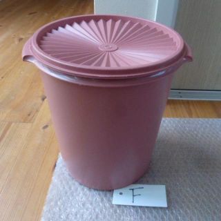 ピンクTupperware ☆ タッパーウェア　マキシデコレーター　(容器)