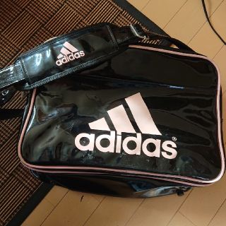 アディダス(adidas)のadidasバッグ(ショルダーバッグ)