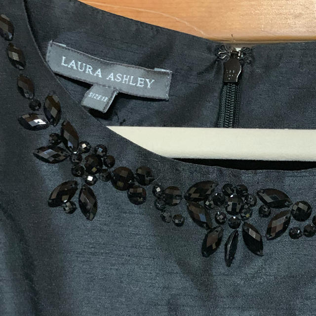 LAURA ASHLEY(ローラアシュレイ)のローラアシュレイ  シースルースリーブタフタワンピース レディースのワンピース(ひざ丈ワンピース)の商品写真