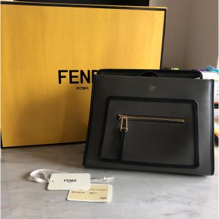 フェンディ(FENDI)のFENDI(ショルダーバッグ)