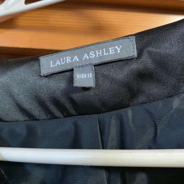 LAURA ASHLEY(ローラアシュレイ)のメルシー様専用 ローラアシュレイ   ベルベット ノーカラージャケット レディースのジャケット/アウター(ノーカラージャケット)の商品写真