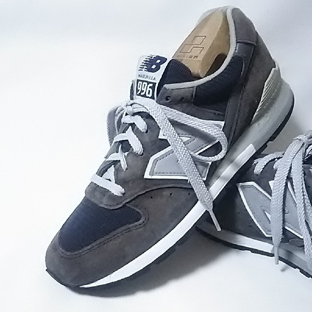 New Balance(ニューバランス)の
希少アメリカ製ビンテージ！ニューバランス996高級スニーカー灰


 メンズの靴/シューズ(スニーカー)の商品写真