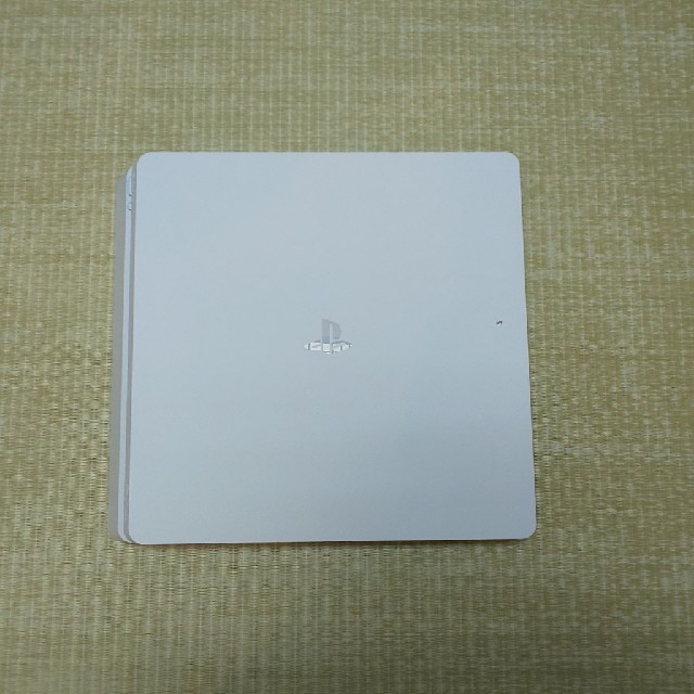 PlayStation4(プレイステーション4)のPS4 グレイシャー・ホワイト 500GB CUH-2100A エンタメ/ホビーのゲームソフト/ゲーム機本体(家庭用ゲーム機本体)の商品写真