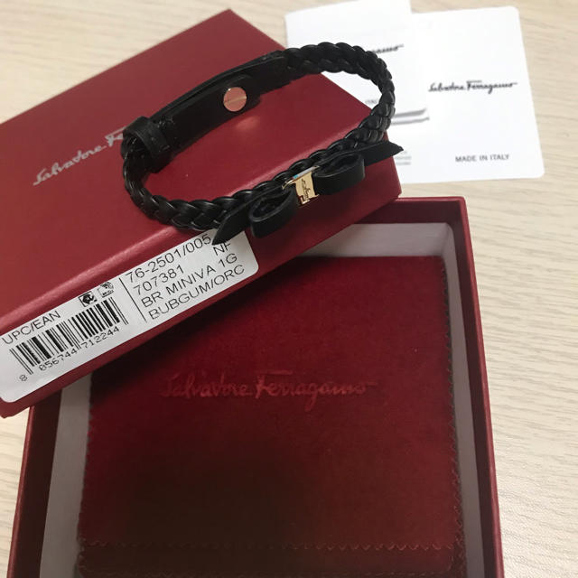 Salvatore Ferragamo(サルヴァトーレフェラガモ)のフェラガモ ブレスレット リボン レディースのアクセサリー(ブレスレット/バングル)の商品写真