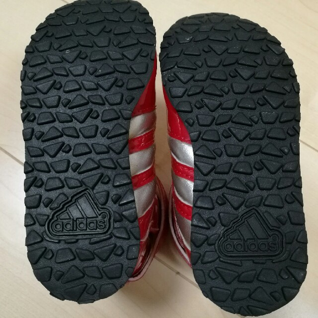 adidas(アディダス)のadidas ブーツ(長靴) キッズ/ベビー/マタニティのキッズ靴/シューズ(15cm~)(ブーツ)の商品写真