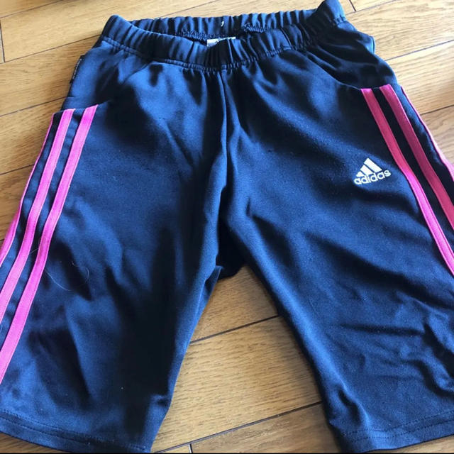 adidas(アディダス)のadidas アディダス ジュニア ハーフパンツ １４０ キッズ/ベビー/マタニティのキッズ服女の子用(90cm~)(パンツ/スパッツ)の商品写真