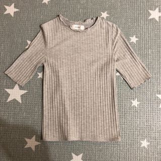 グレーのリブTシャツ(カットソー(半袖/袖なし))