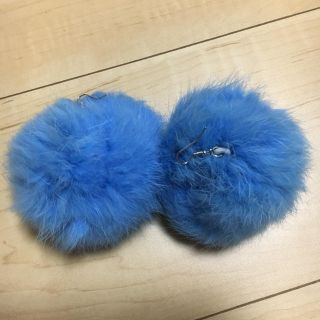 ふわふわポンポンピアス(ピアス)