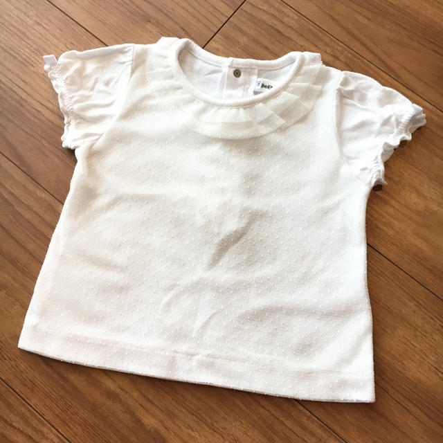 BeBe(ベベ)のBebe フリル襟 カットソー Tシャツ 80サイズ キッズ/ベビー/マタニティのベビー服(~85cm)(Ｔシャツ)の商品写真