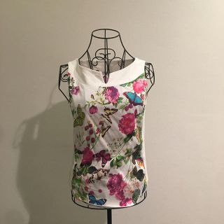 ナラカミーチェ(NARACAMICIE)のナラカミーチェ NARACAMICIE ノースリーブ 花柄シャツ(シャツ/ブラウス(半袖/袖なし))