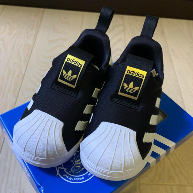 adidas(アディダス)のadidas スーパースター キッズ/ベビー/マタニティのベビー靴/シューズ(~14cm)(スニーカー)の商品写真