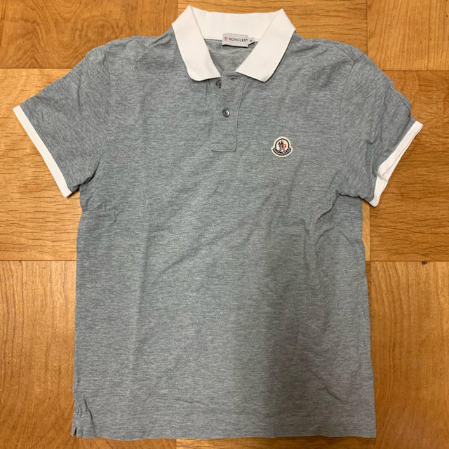 MONCLER(モンクレール)のモンクレール グレー M メンズのトップス(Tシャツ/カットソー(半袖/袖なし))の商品写真