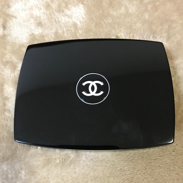 CHANEL(シャネル)のシャネル アイシャドウ、口紅、チークパレット コスメ/美容のベースメイク/化粧品(アイシャドウ)の商品写真