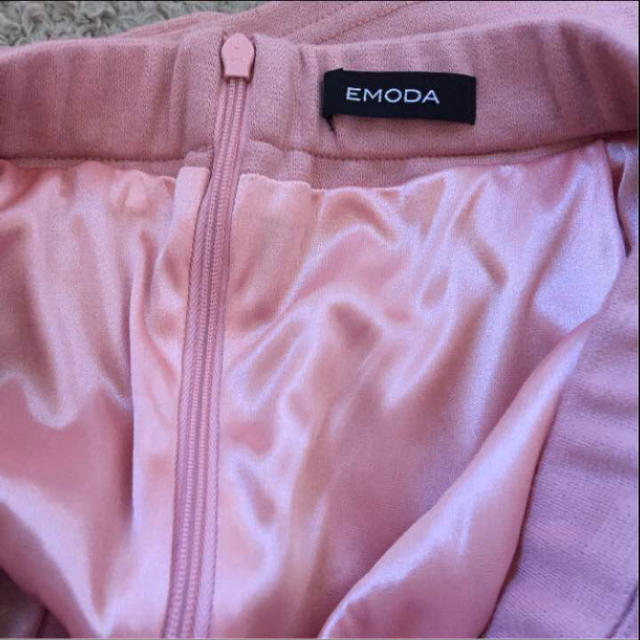 EMODA(エモダ)のEMODA スカート タイトスカート レディースのスカート(ミニスカート)の商品写真