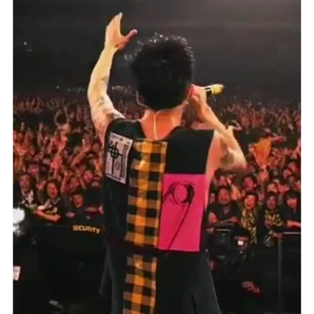 ONE OK ROCK(ワンオクロック)のTaka着用 タンクトップ ambitions2017 メンズのトップス(Tシャツ/カットソー(半袖/袖なし))の商品写真