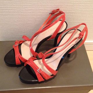 チャールズアンドキース(Charles and Keith)のcharles&keith 新品サンダル(サンダル)