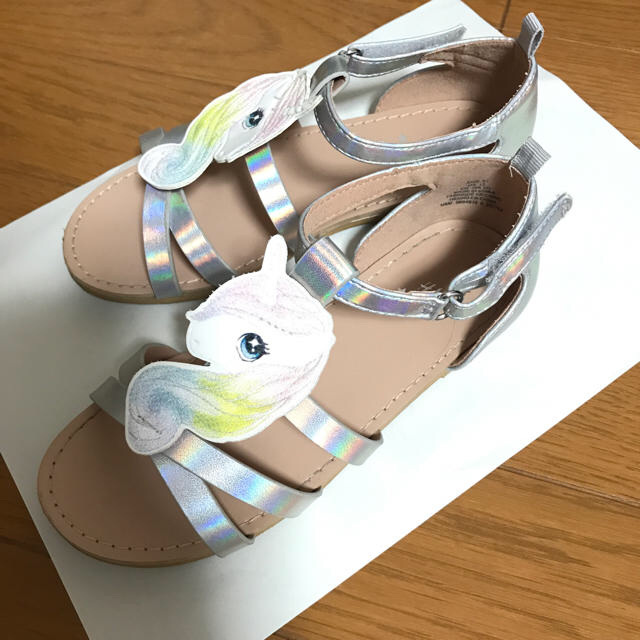 H&M(エイチアンドエム)のH&M サンダル ユニコーン  19.5センチ 女の子 シルバー キッズ/ベビー/マタニティのキッズ靴/シューズ(15cm~)(サンダル)の商品写真