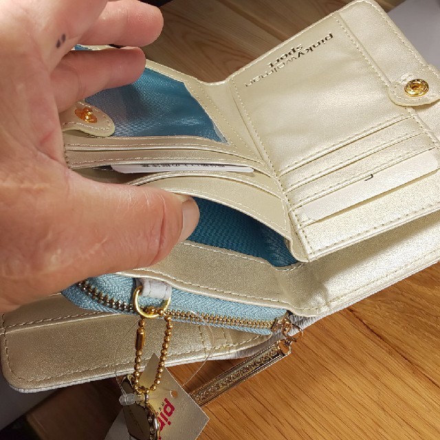 pinky wolman(ピンキーウォルマン)の新品、pinky'wolman、3つ折り財布、箱付可 レディースのファッション小物(財布)の商品写真