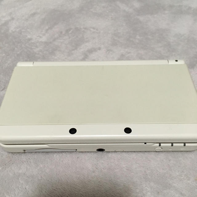 任天堂(ニンテンドウ)のnew 3DS エンタメ/ホビーのゲームソフト/ゲーム機本体(携帯用ゲーム機本体)の商品写真