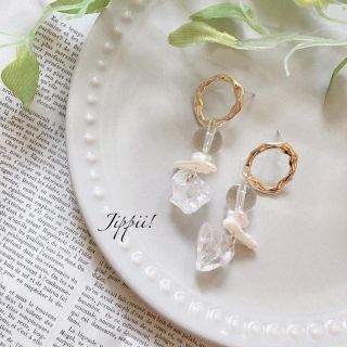 プティローブノアー(petite robe noire)の天然石×パールクリアピアス♡white(ピアス)