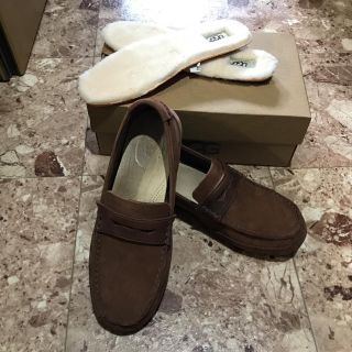 アグ(UGG)の美品！ UGG モカシン(スリッポン/モカシン)