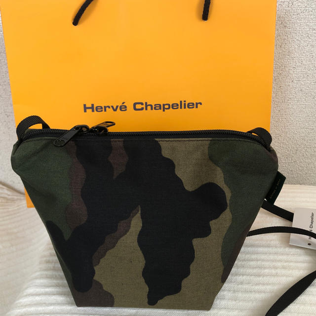 Herve Chapelier(エルベシャプリエ)の★新品★タグ付き★エルベシャプリエ カモフラ 迷彩  ユナイテッドアローズ レディースのバッグ(ショルダーバッグ)の商品写真