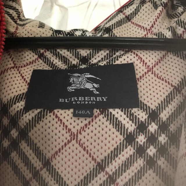 BURBERRY(バーバリー)のバーバリー パーカー ブルゾン ジャンバー 赤 140 キッズ/ベビー/マタニティのキッズ服女の子用(90cm~)(ジャケット/上着)の商品写真