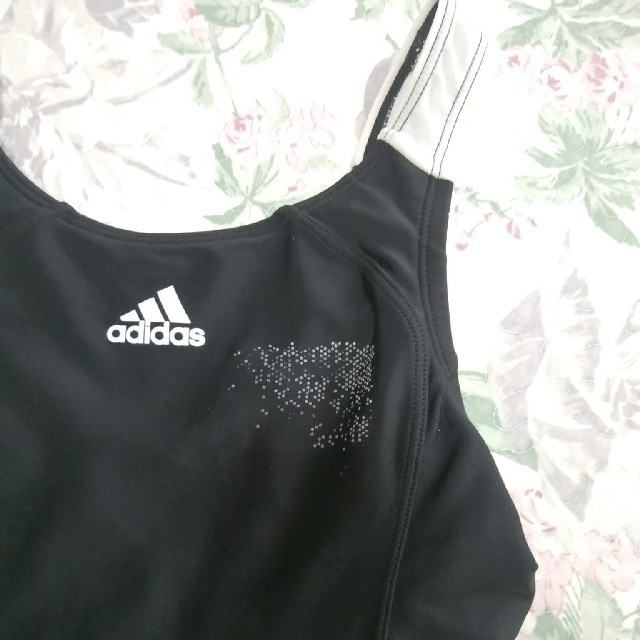 adidas(アディダス)のアディダス 水着 150 ワンピース キッズ/ベビー/マタニティのキッズ服女の子用(90cm~)(水着)の商品写真